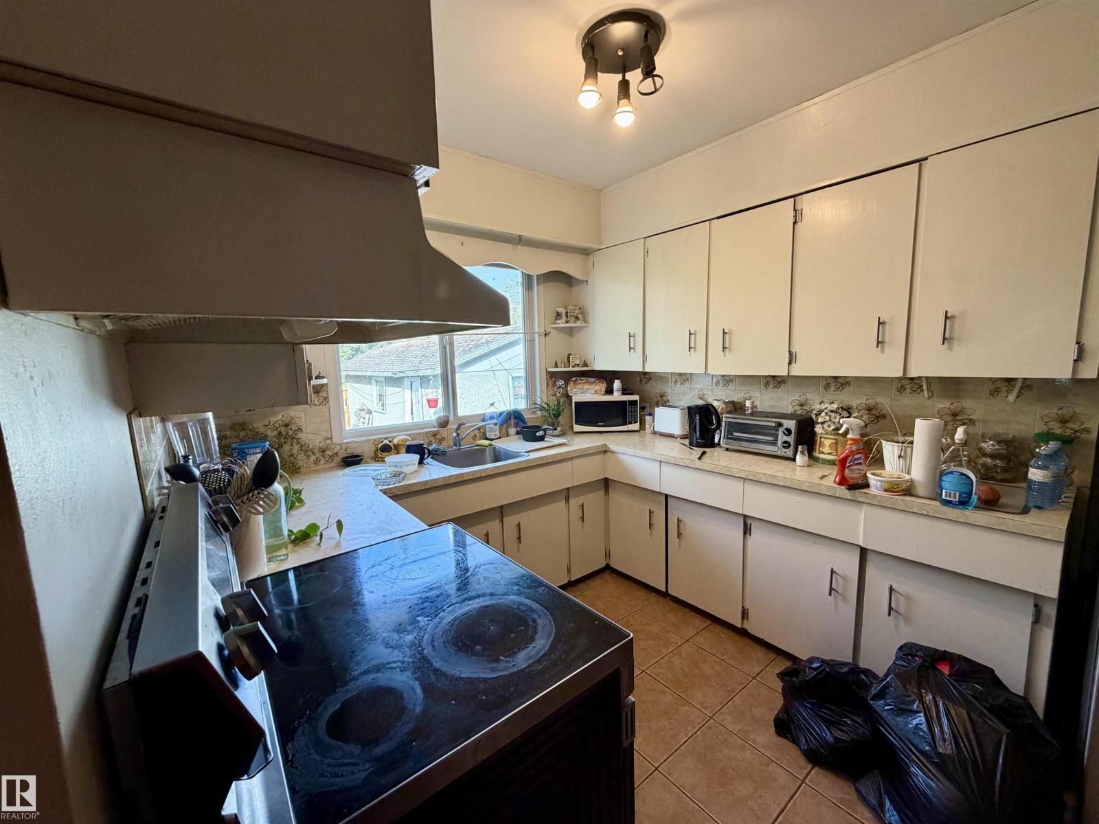 13604 132 AV NW, Edmonton