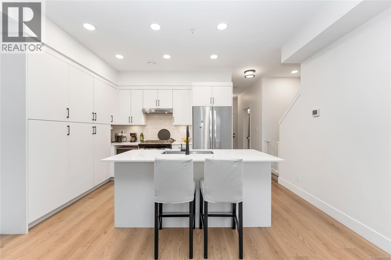 66 255 Caspian Dr, Colwood