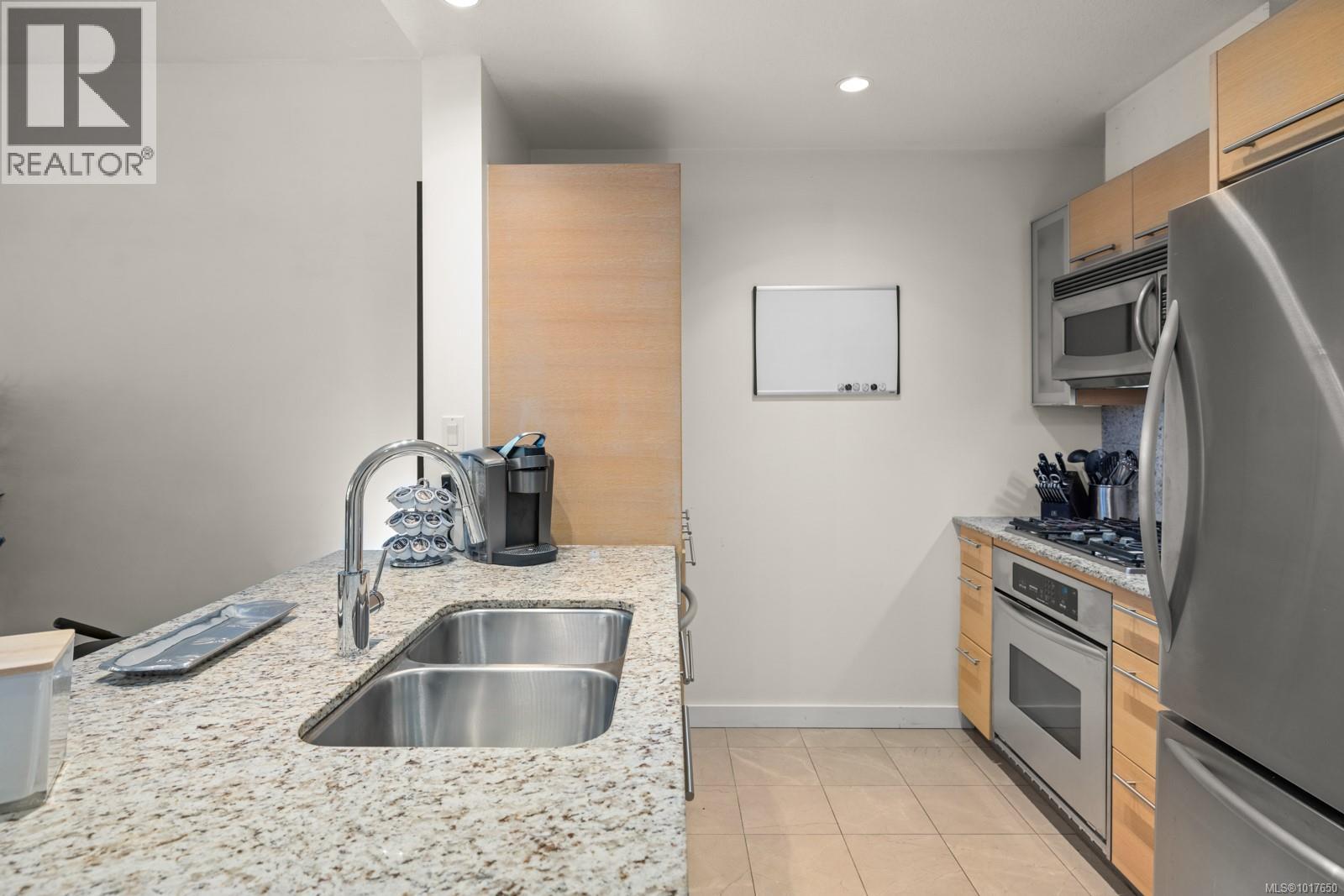 119 68 Songhees Road, Victoria