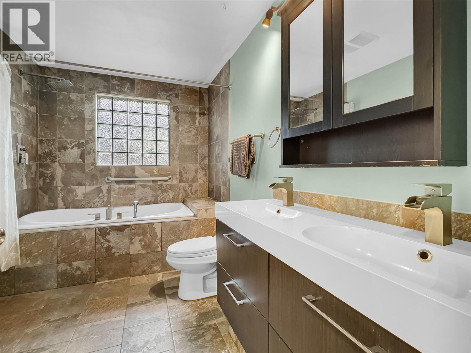 2210 Warren Avenue, Kimberley