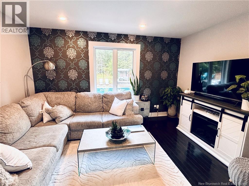 18 Corinth Avenue - 21