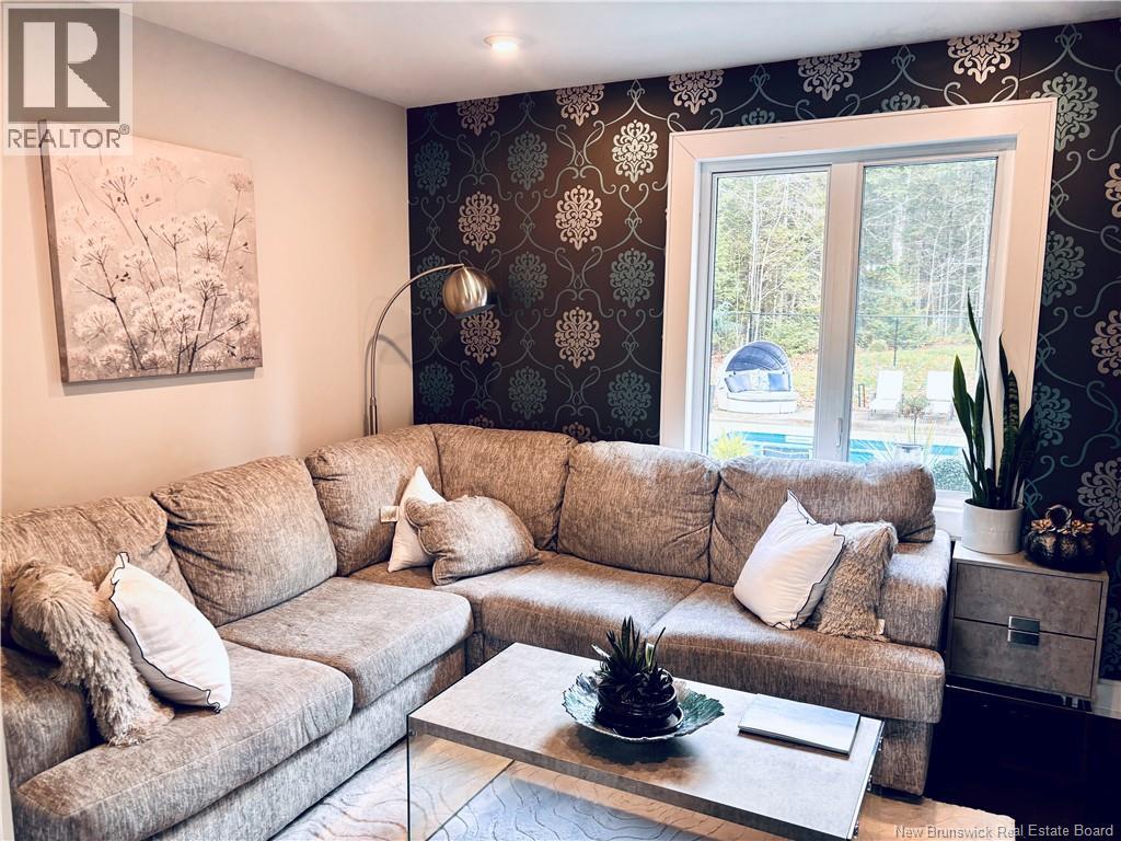 18 Corinth Avenue - 22