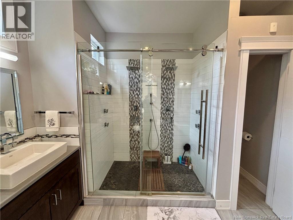 18 Corinth Avenue - Image 32