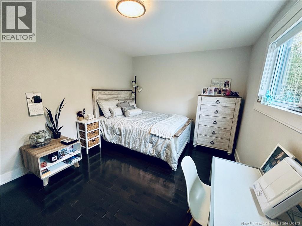 18 Corinth Avenue - Image 35