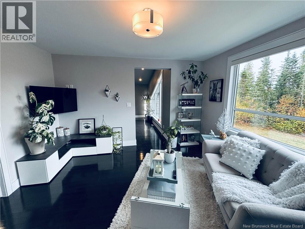 18 Corinth Avenue - 37