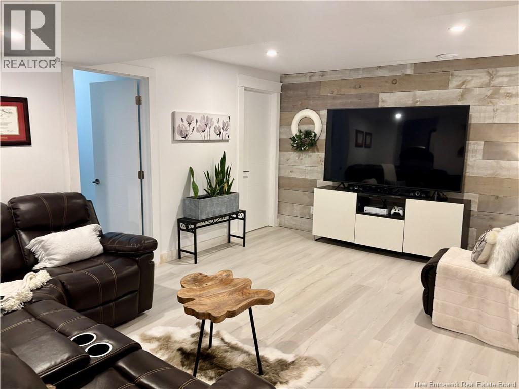 18 Corinth Avenue - 40