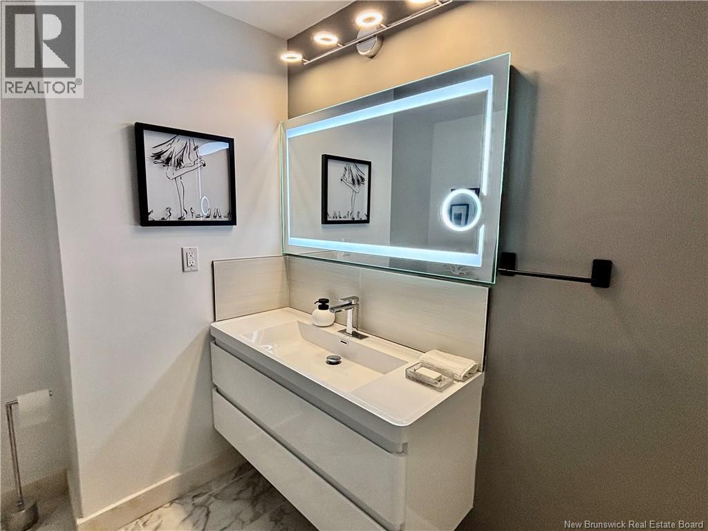 18 Corinth Avenue - 42