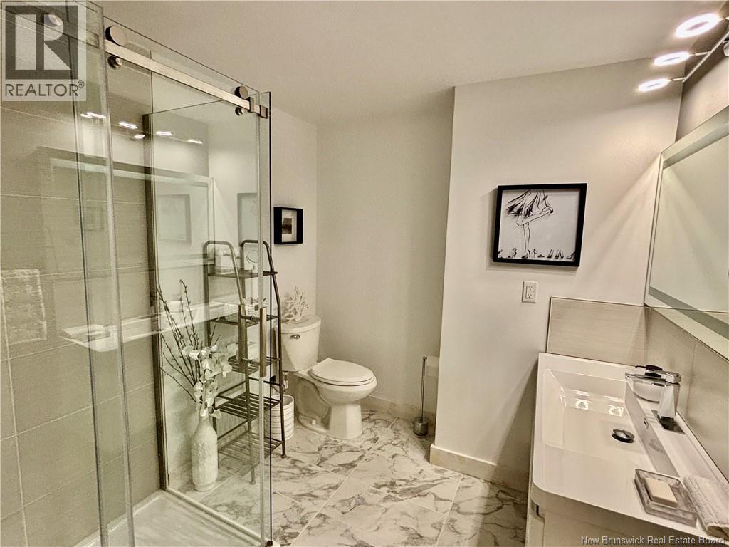 18 Corinth Avenue - 44