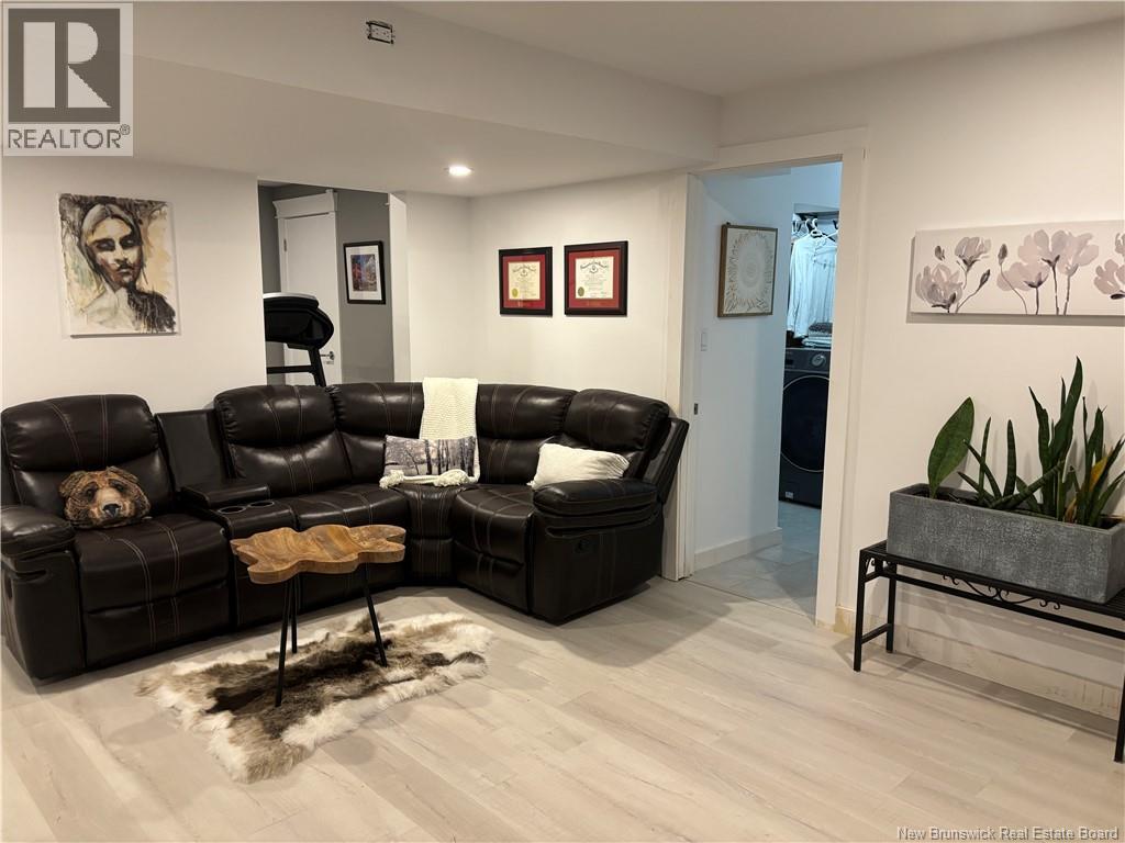 18 Corinth Avenue - 47