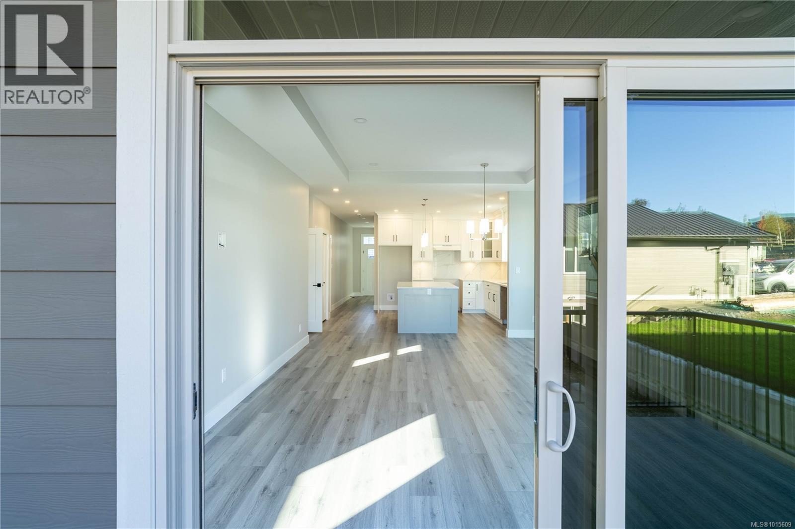 669 Sanderson Rd, Ladysmith