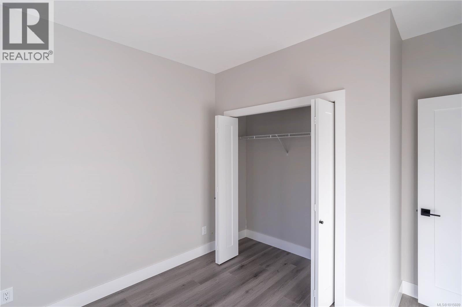 669 Sanderson Rd, Ladysmith