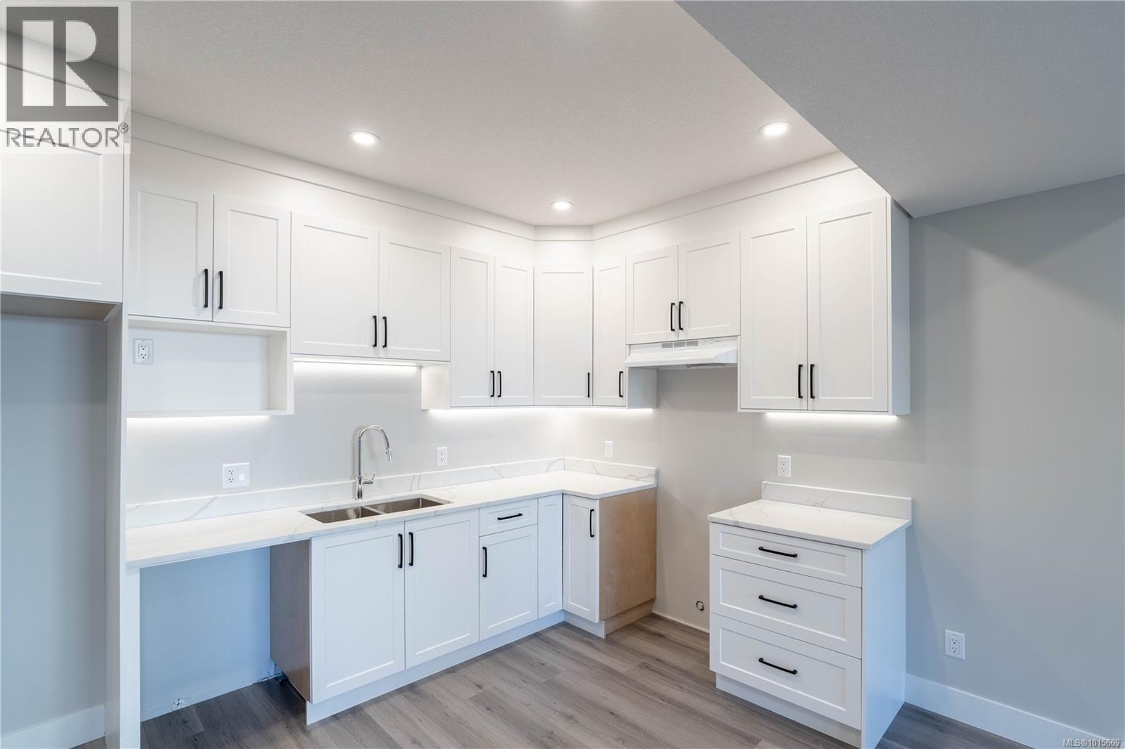 669 Sanderson Rd, Ladysmith