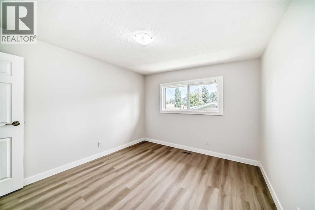 Single Family House Bi-level for Sale in  A Street SE Ogden Calgary 
