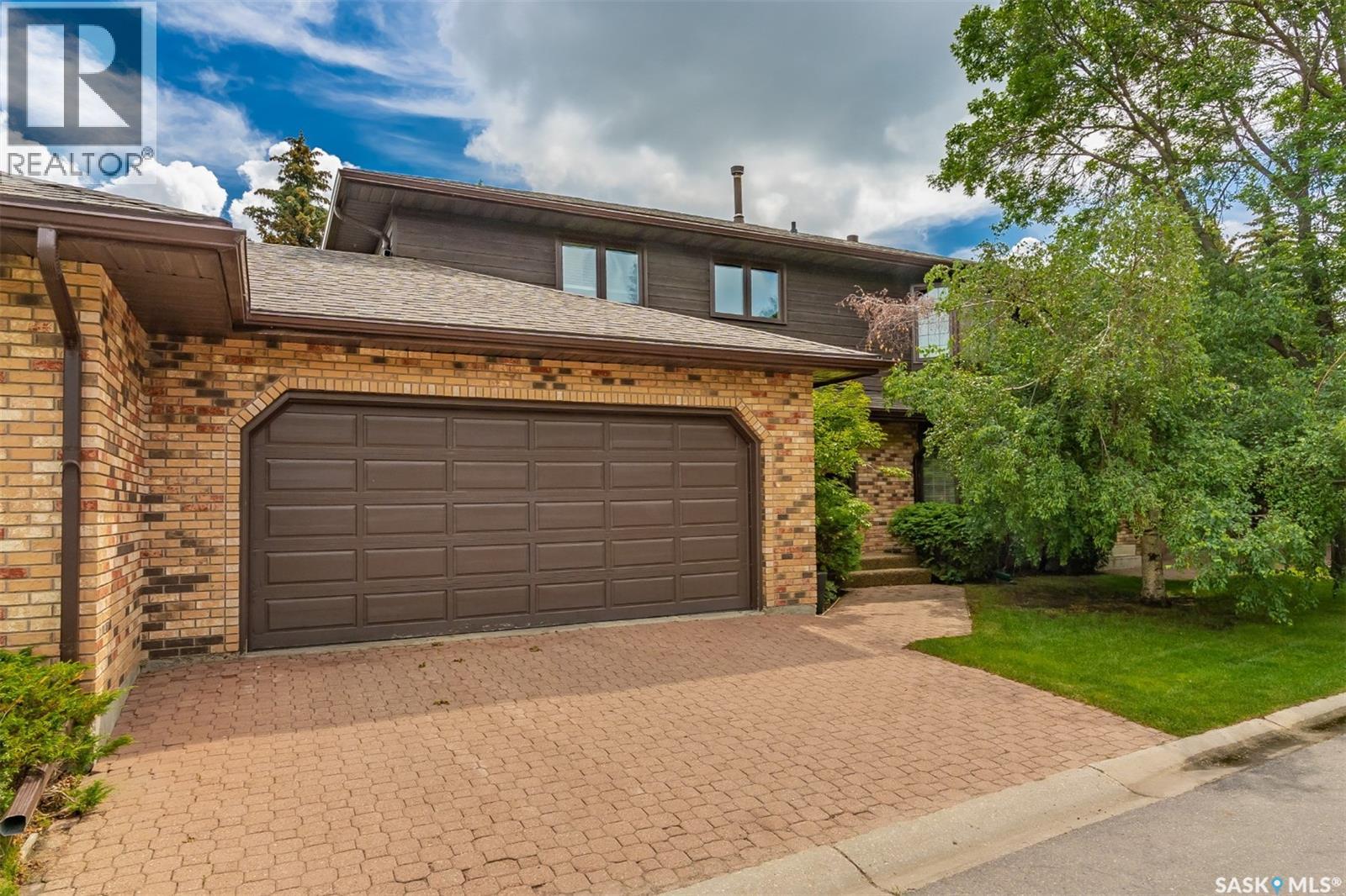 Single Family House 2 Level for Sale in   Heritage CRESCENT Saskatoon 
