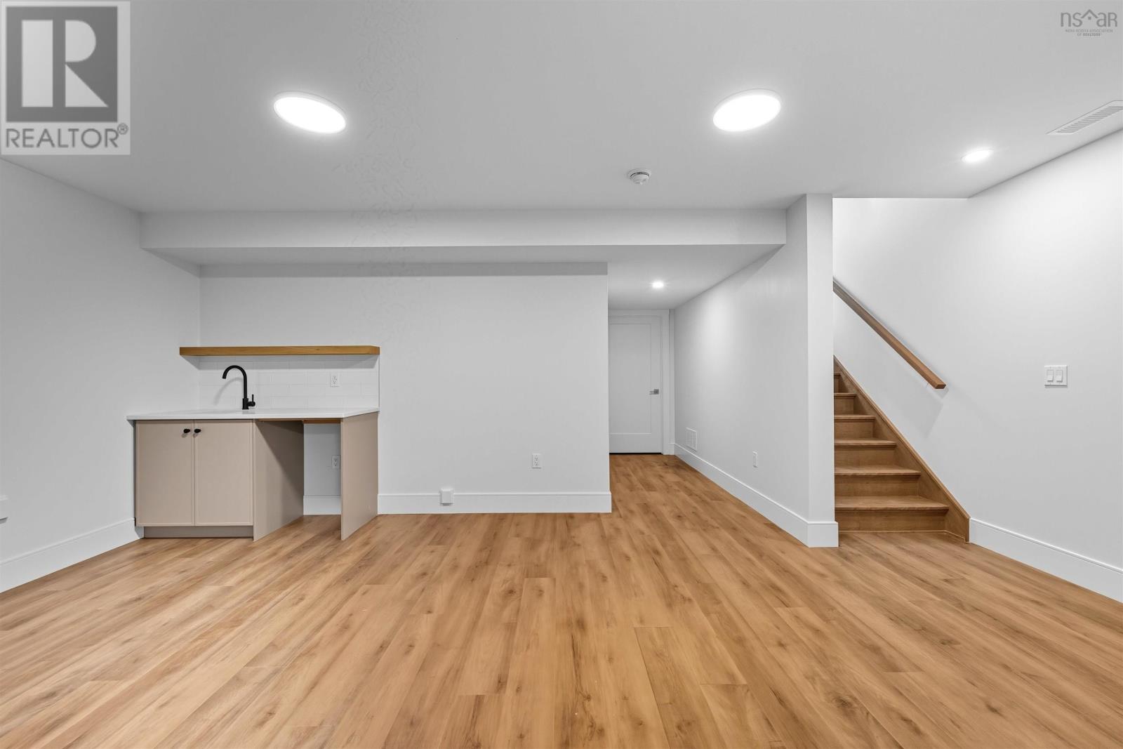 Property 28 of 37 of 17 Pearlgarden Close