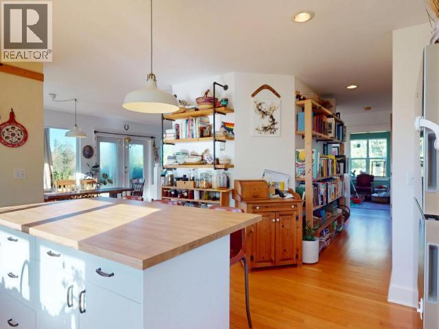 6701 MCMAHON AVENUE, Powell River