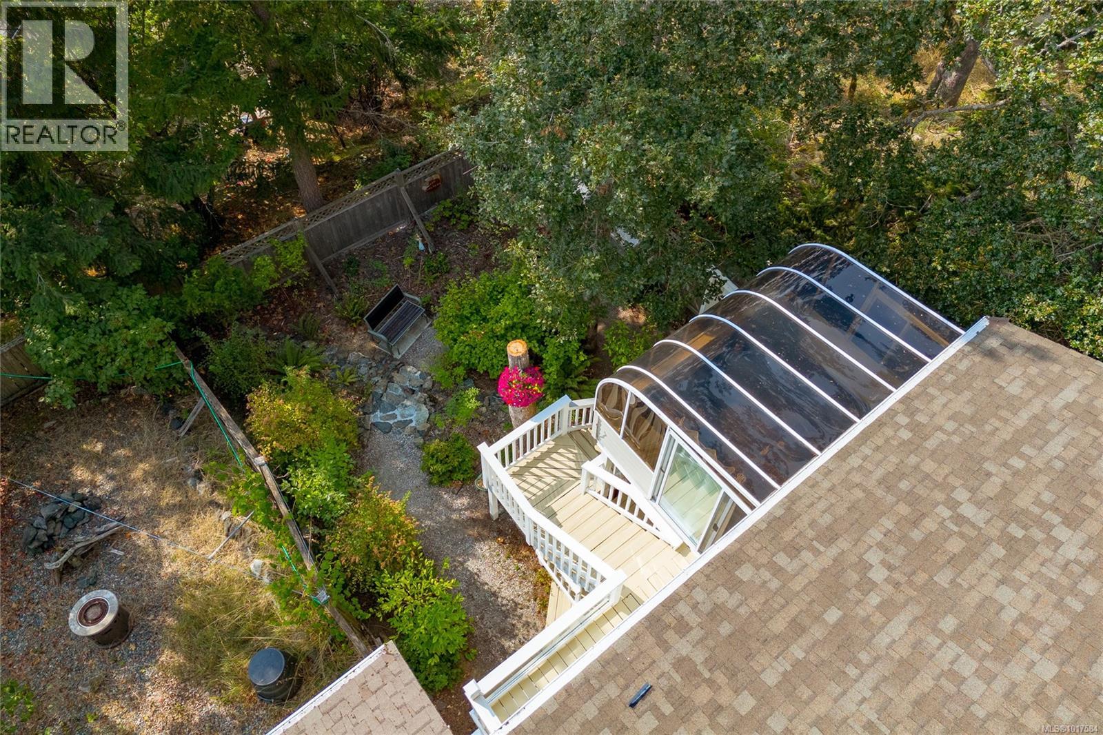 999 Admirals Rd, Esquimalt - Exteriors - Drone/Aerial View - Photo 7