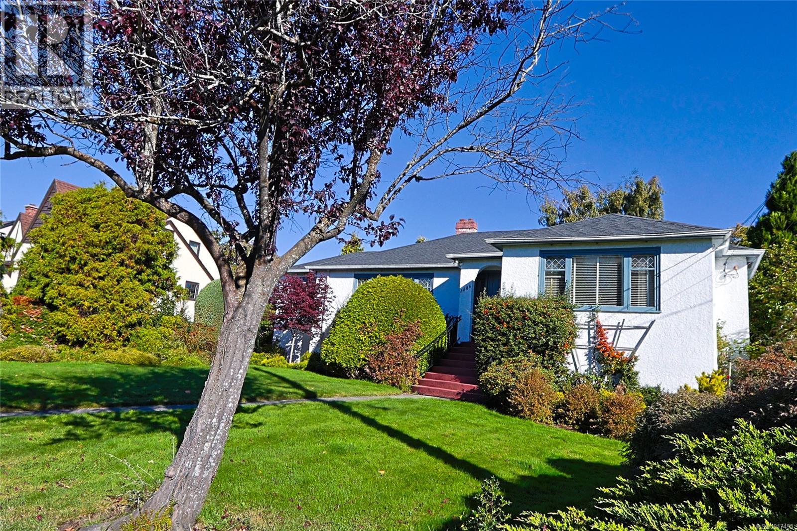  2586 Dalhousie Street, Oak Bay