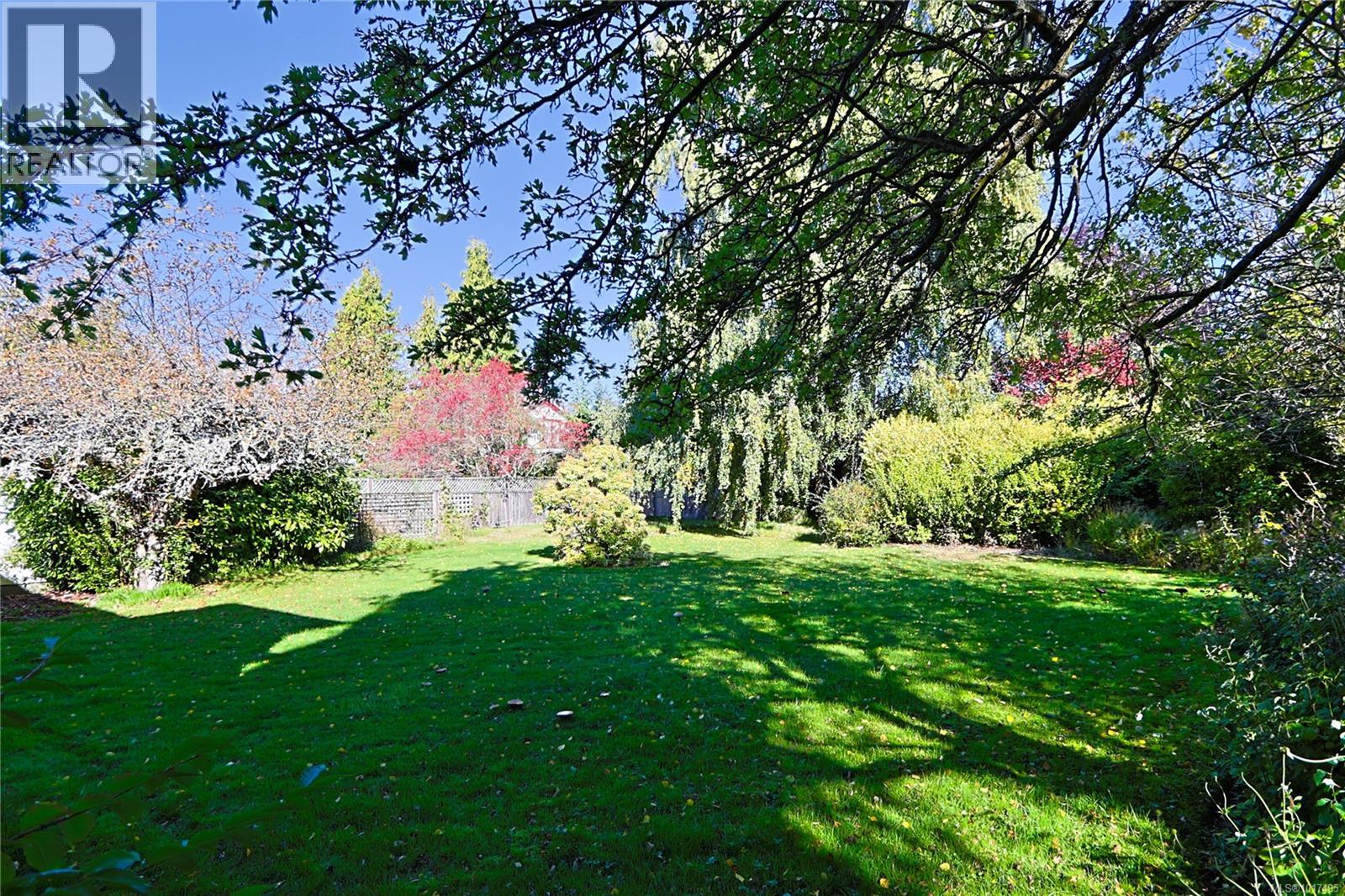  2586 Dalhousie Street, Oak Bay