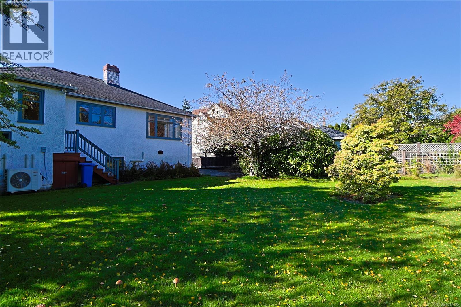  2586 Dalhousie Street, Oak Bay