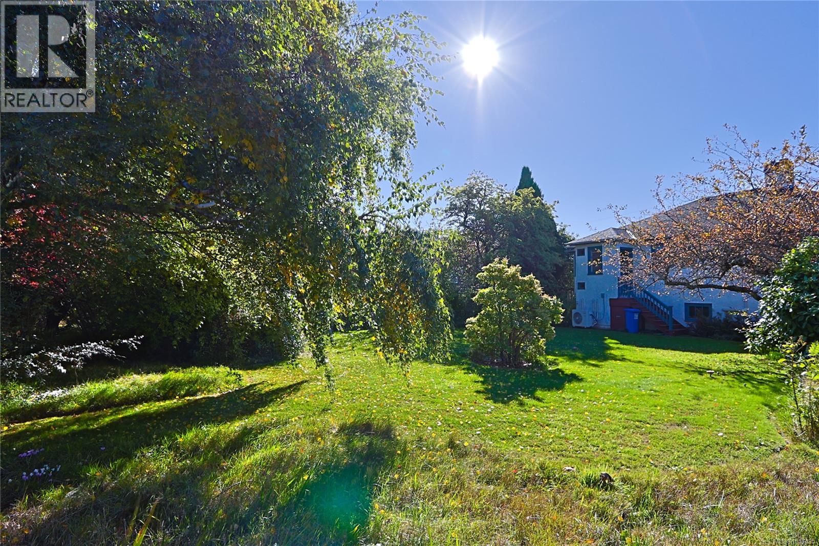  2586 Dalhousie Street, Oak Bay