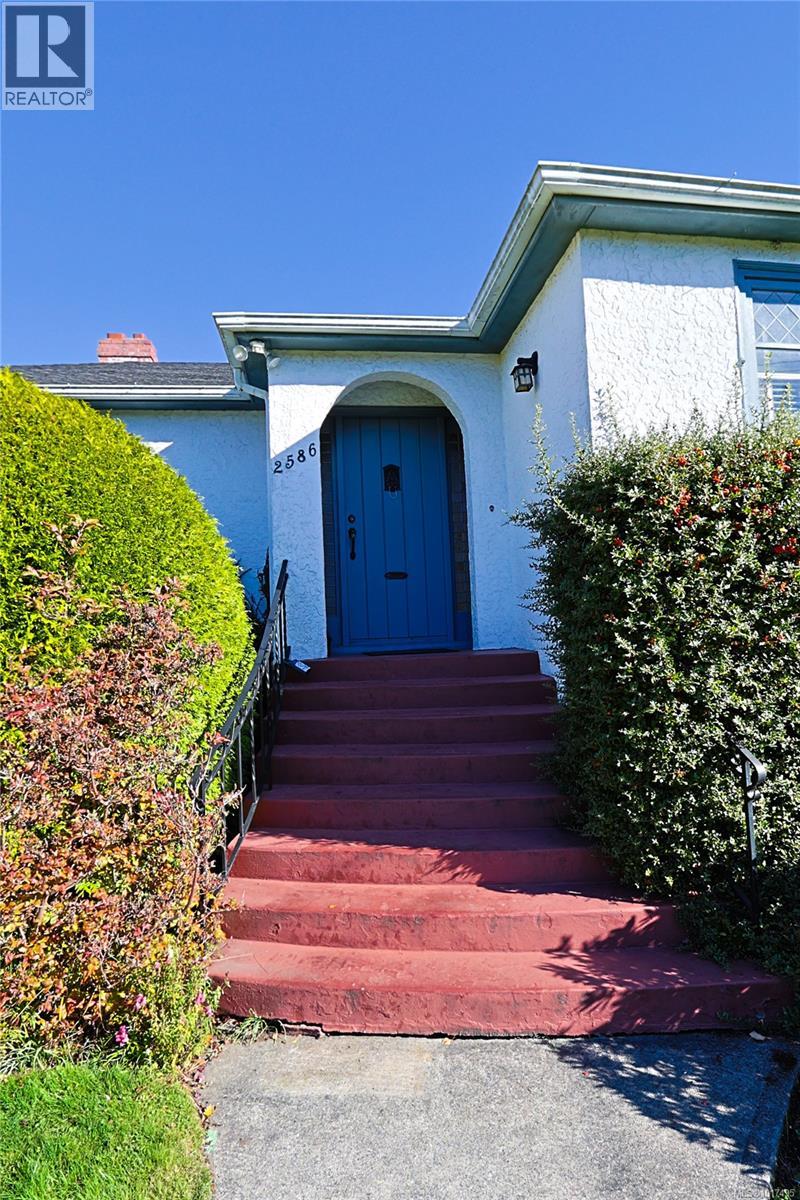  2586 Dalhousie Street, Oak Bay