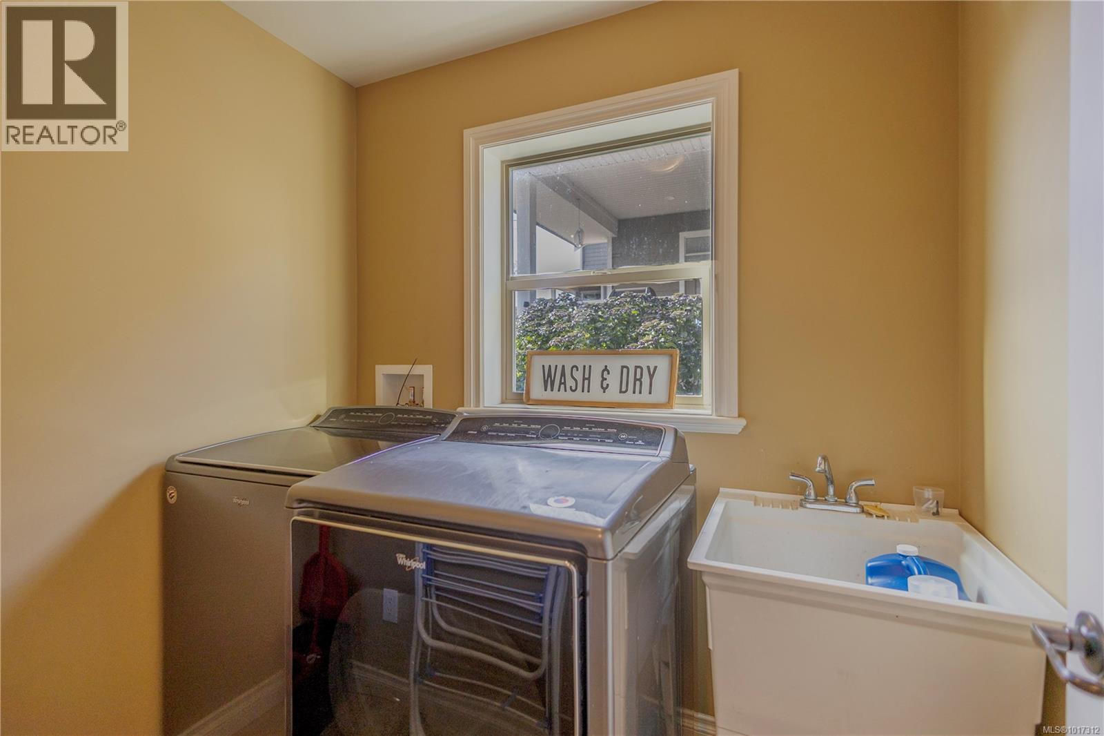  2357 Caffery Place, Sooke