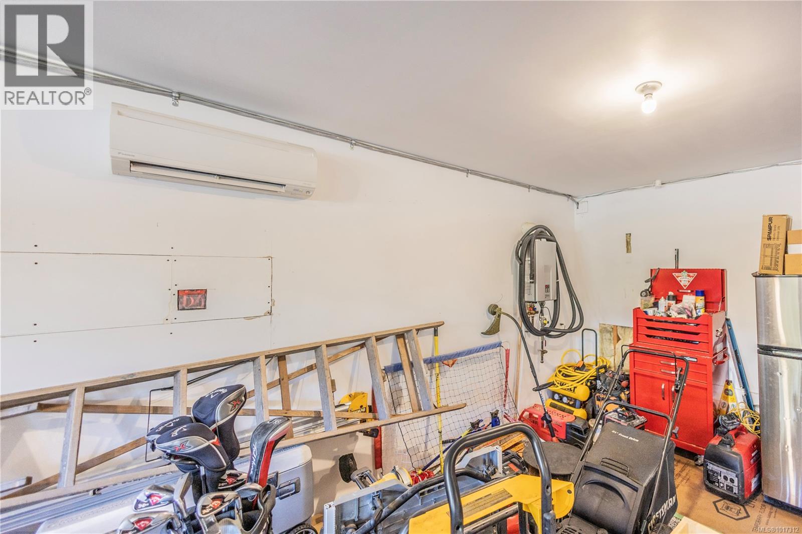  2357 Caffery Place, Sooke