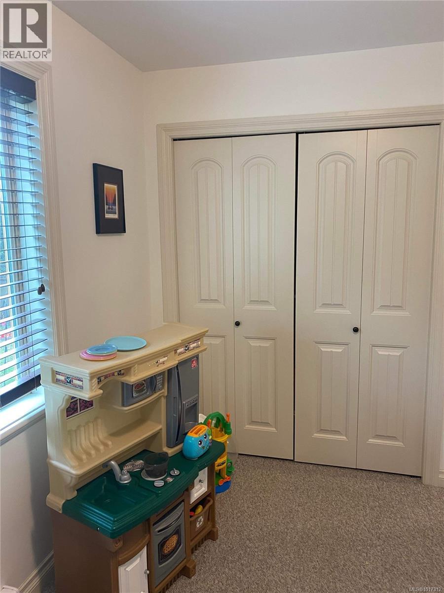  2357 Caffery Place, Sooke