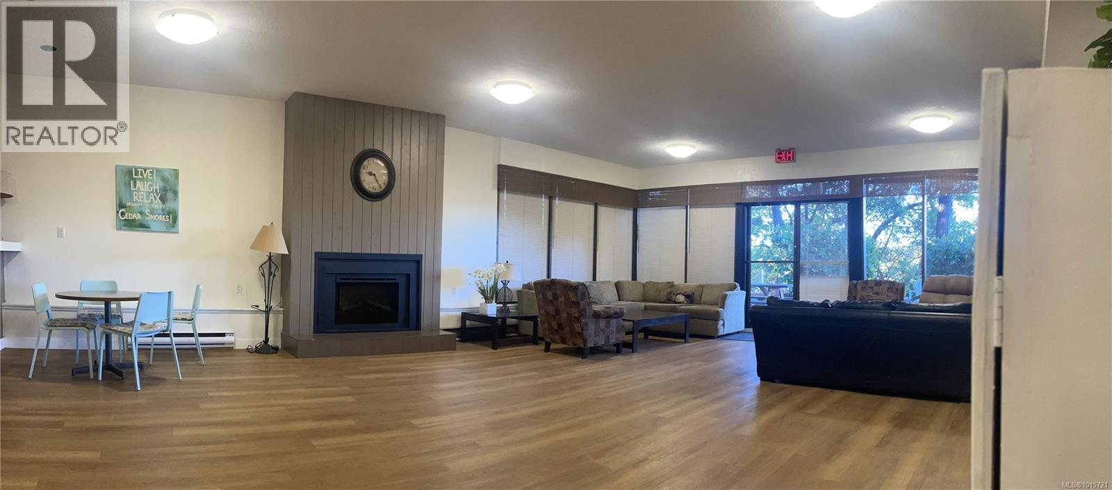 208 69 Gorge Road West, Saanich