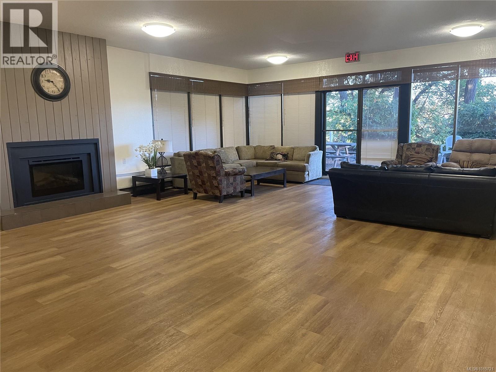 208 69 Gorge Road West, Saanich