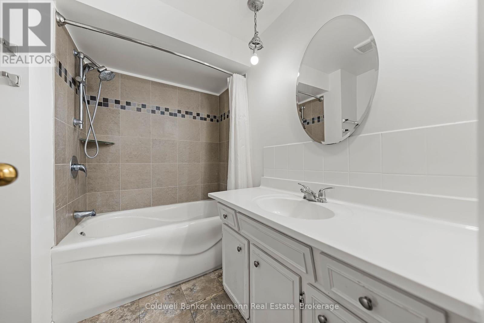 #19 539 WILLOW ROAD - 21