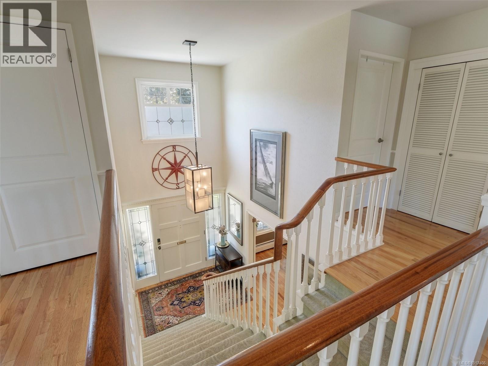 3381 Woodburn Avenue, Oak Bay