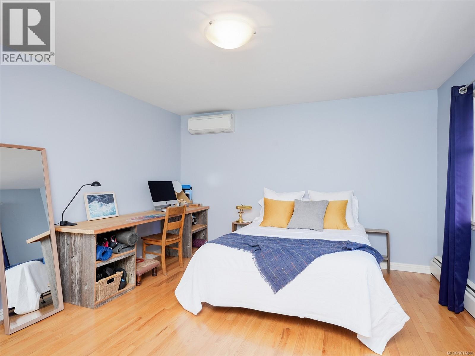 3381 Woodburn Avenue, Oak Bay