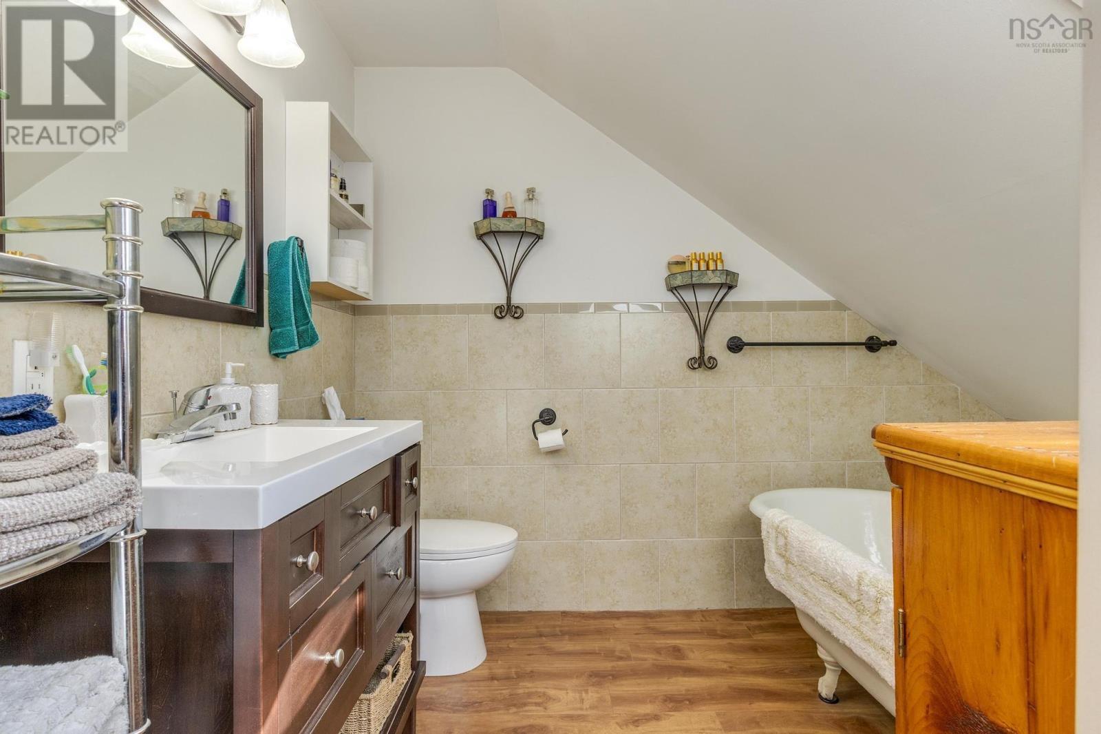 Property 39 of 49 of 18665 Highway 103