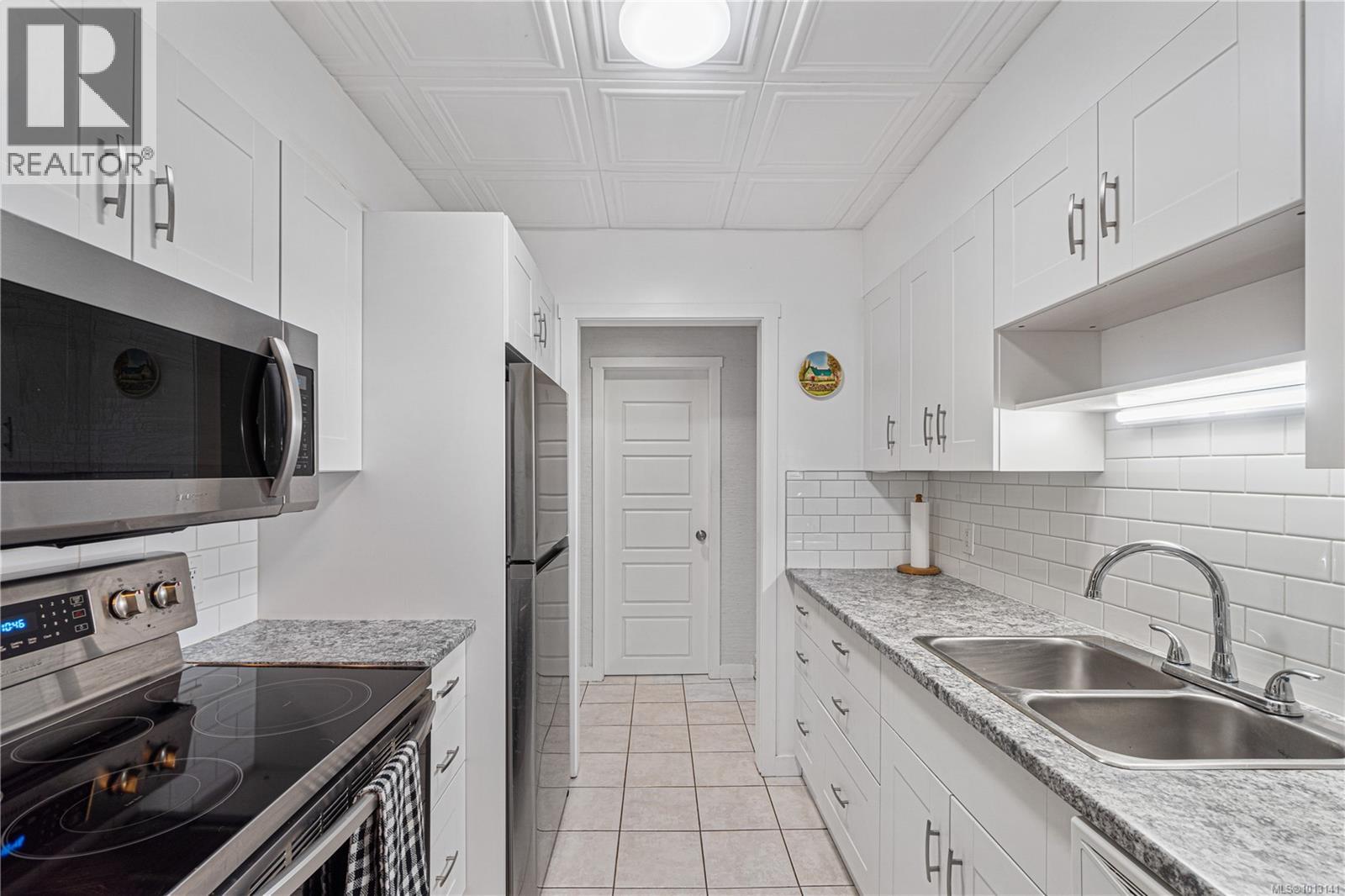 302 3555 Outrigger Rd, Nanoose Bay