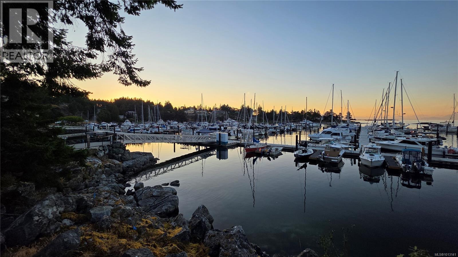 302 3555 Outrigger Rd, Nanoose Bay