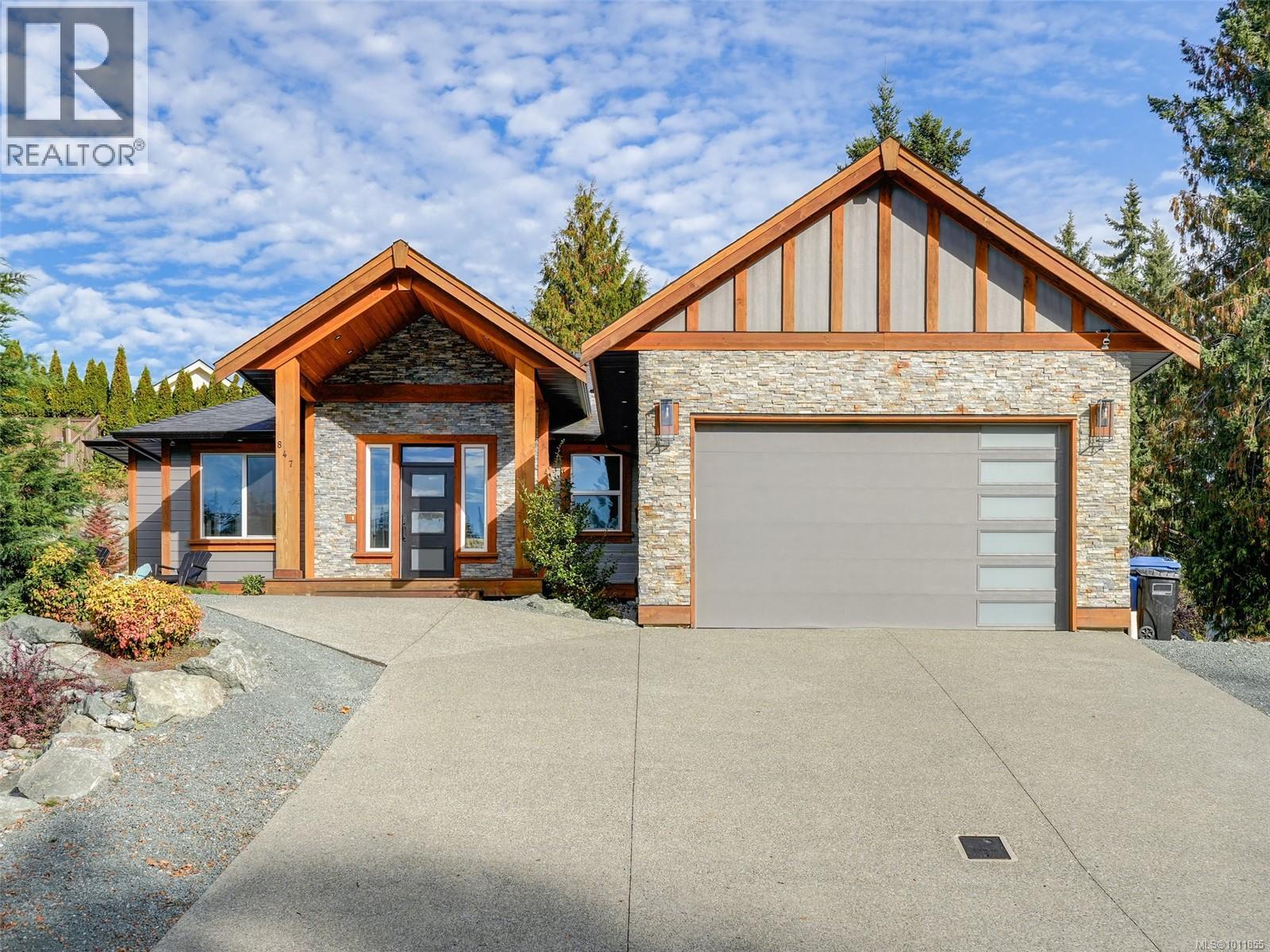 847 Bucktail Rd, Mill Bay