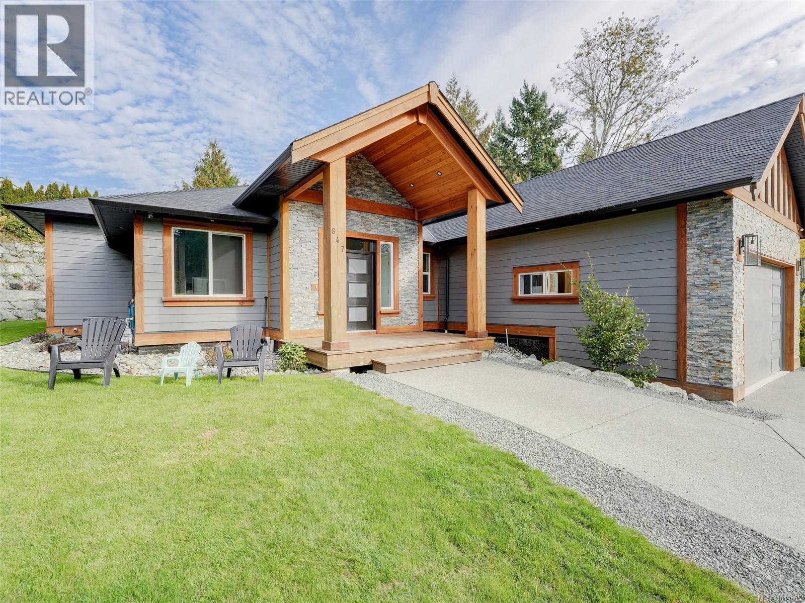 2555 Stubbs Rd, Mill Bay - Exteriors - Photo 4