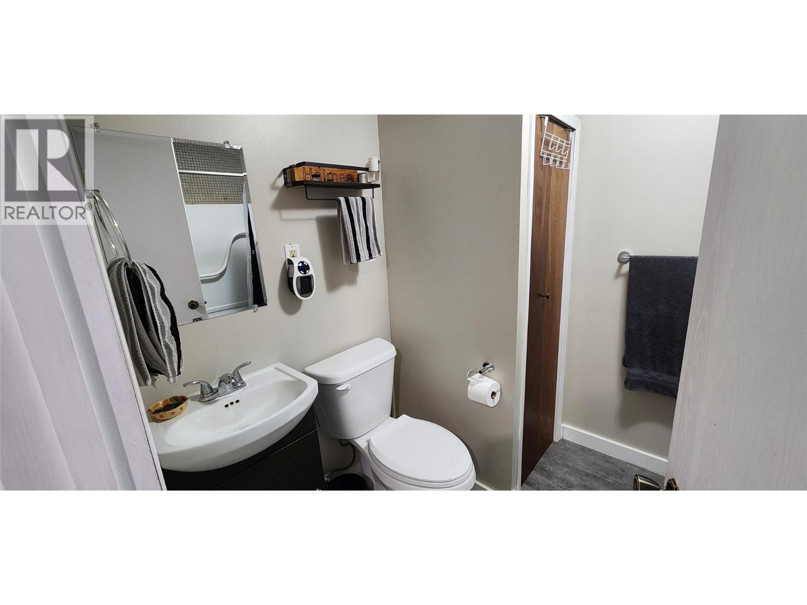 6649 Van-Ness Way, Grand Forks