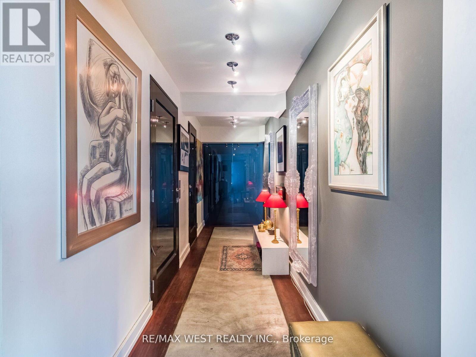 Listing photo of PH2 - 409 BLOOR STREET E