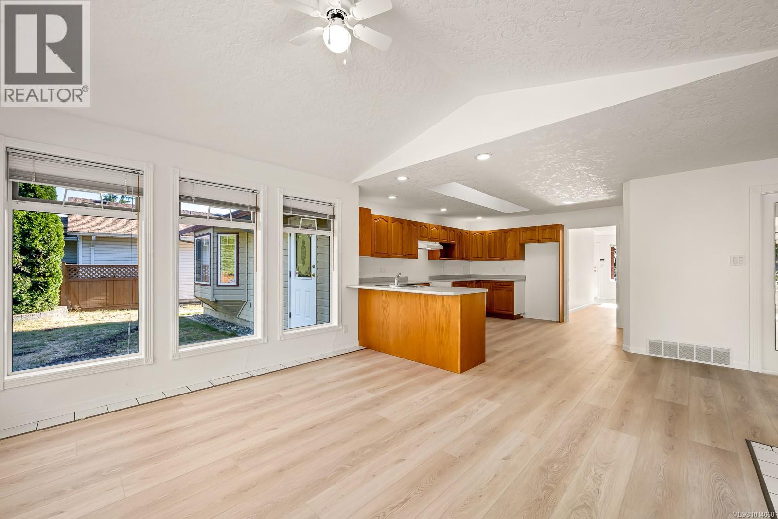 1582 Mallard Dr, Courtenay