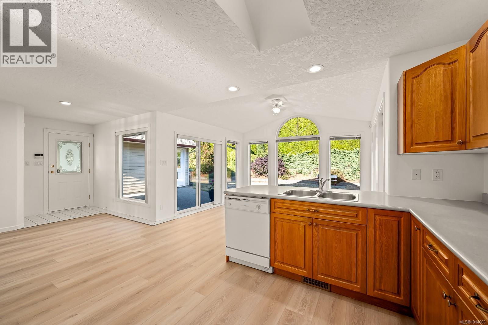 1582 Mallard Dr, Courtenay