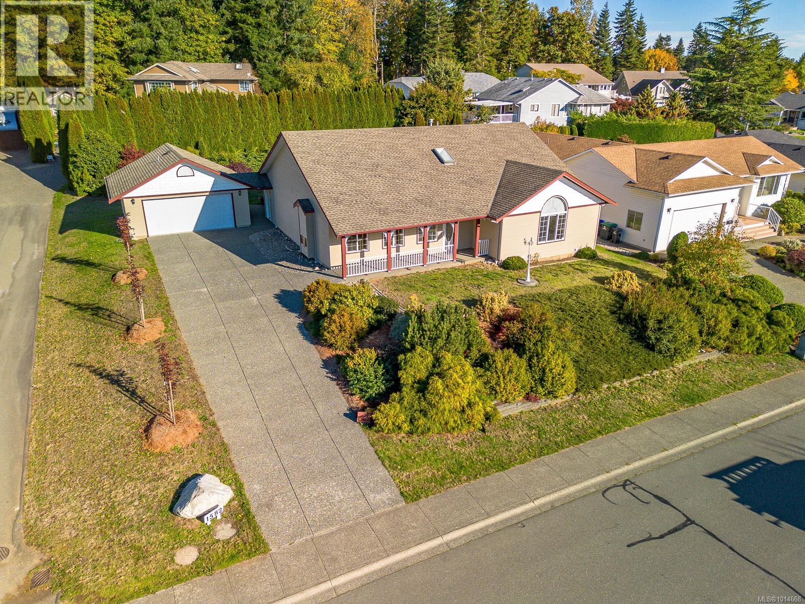 1582 Mallard Dr, Courtenay