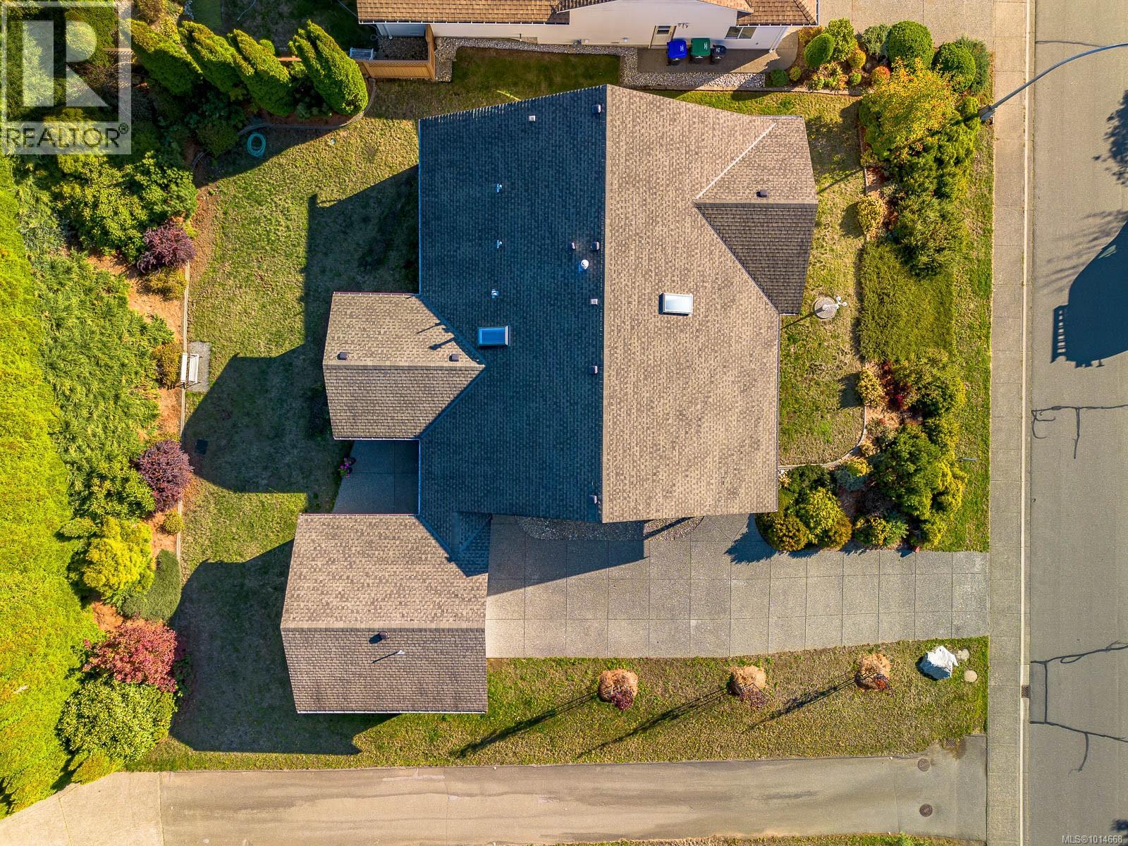 1582 Mallard Dr, Courtenay