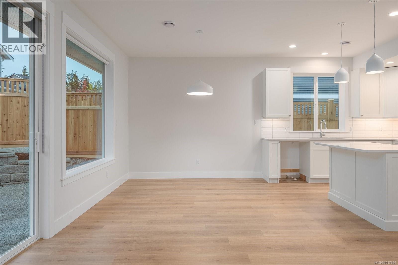 4552 SUNCREST RD - 11