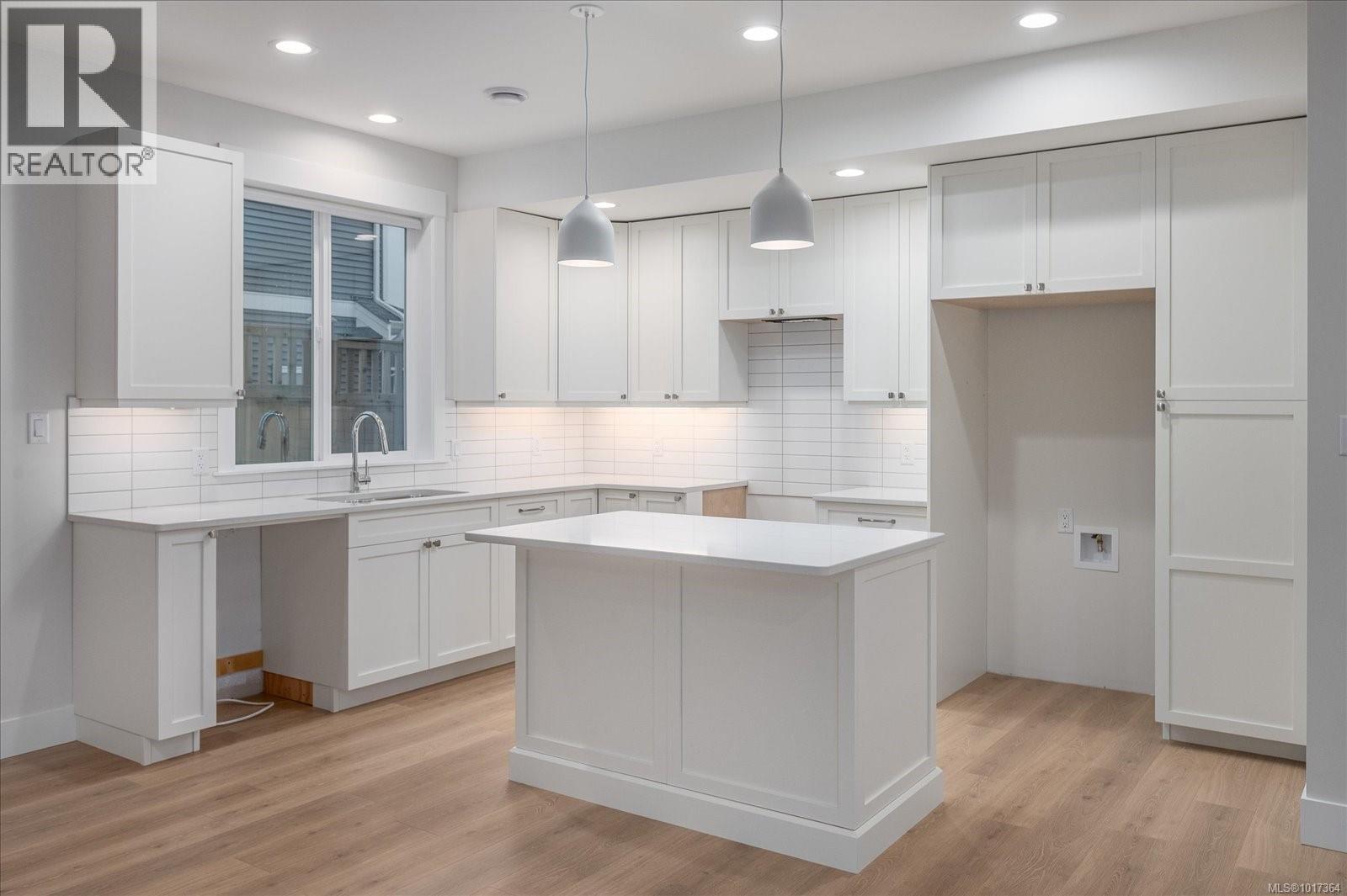 4552 SUNCREST RD - 12