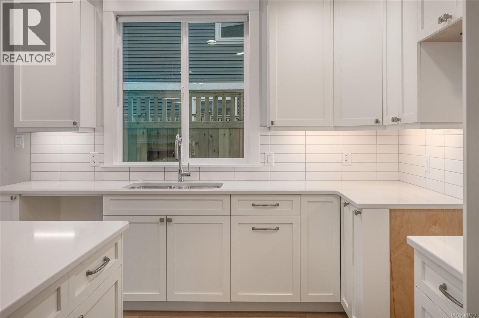 4552 SUNCREST RD - 14