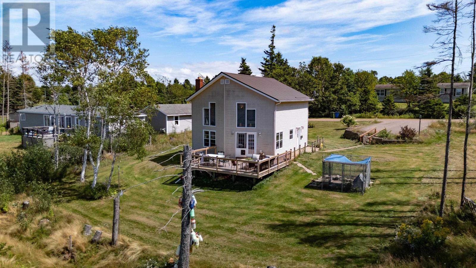 39 RIVERBANK DRIVE - 1