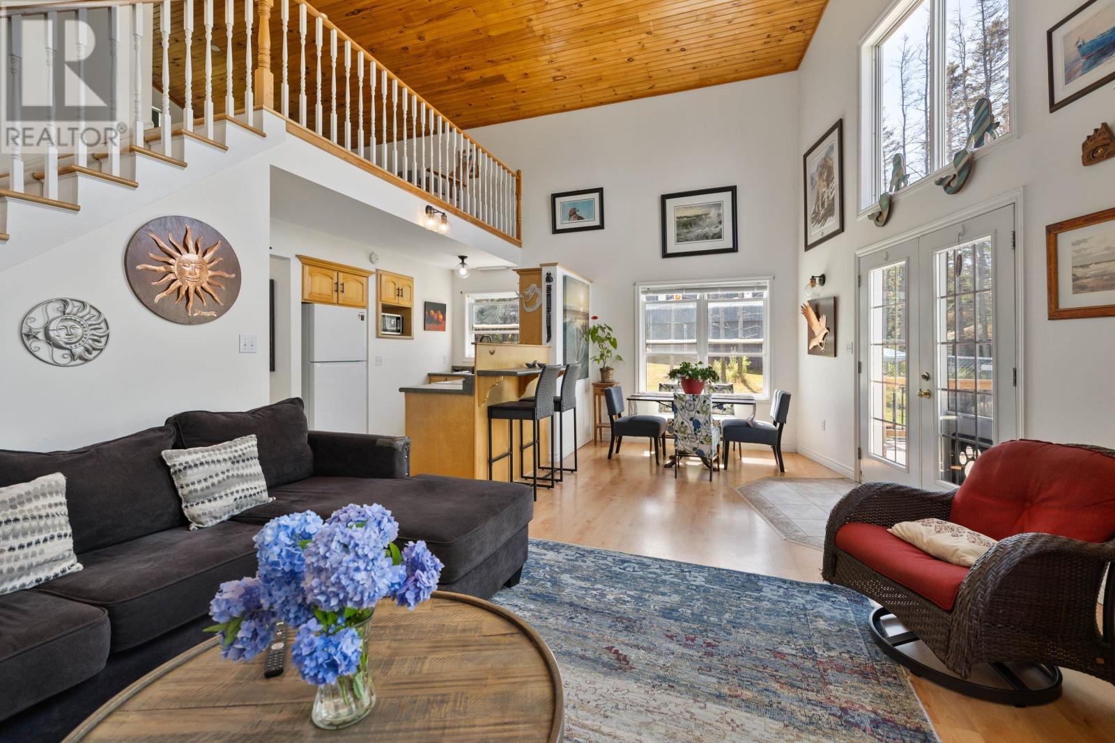 39 RIVERBANK DRIVE - 11